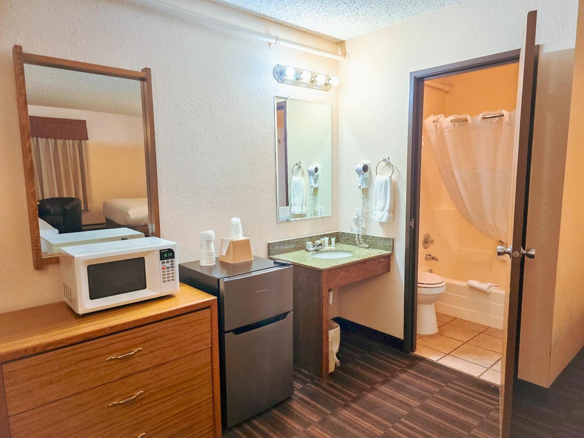 Super 8 By Wyndham Rapid City Exterior photo